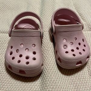 Crocs Light Pink Size 2/3 Baby EUC